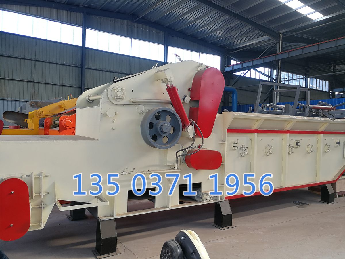 柴油移動(dòng)木材粉碎機(jī)